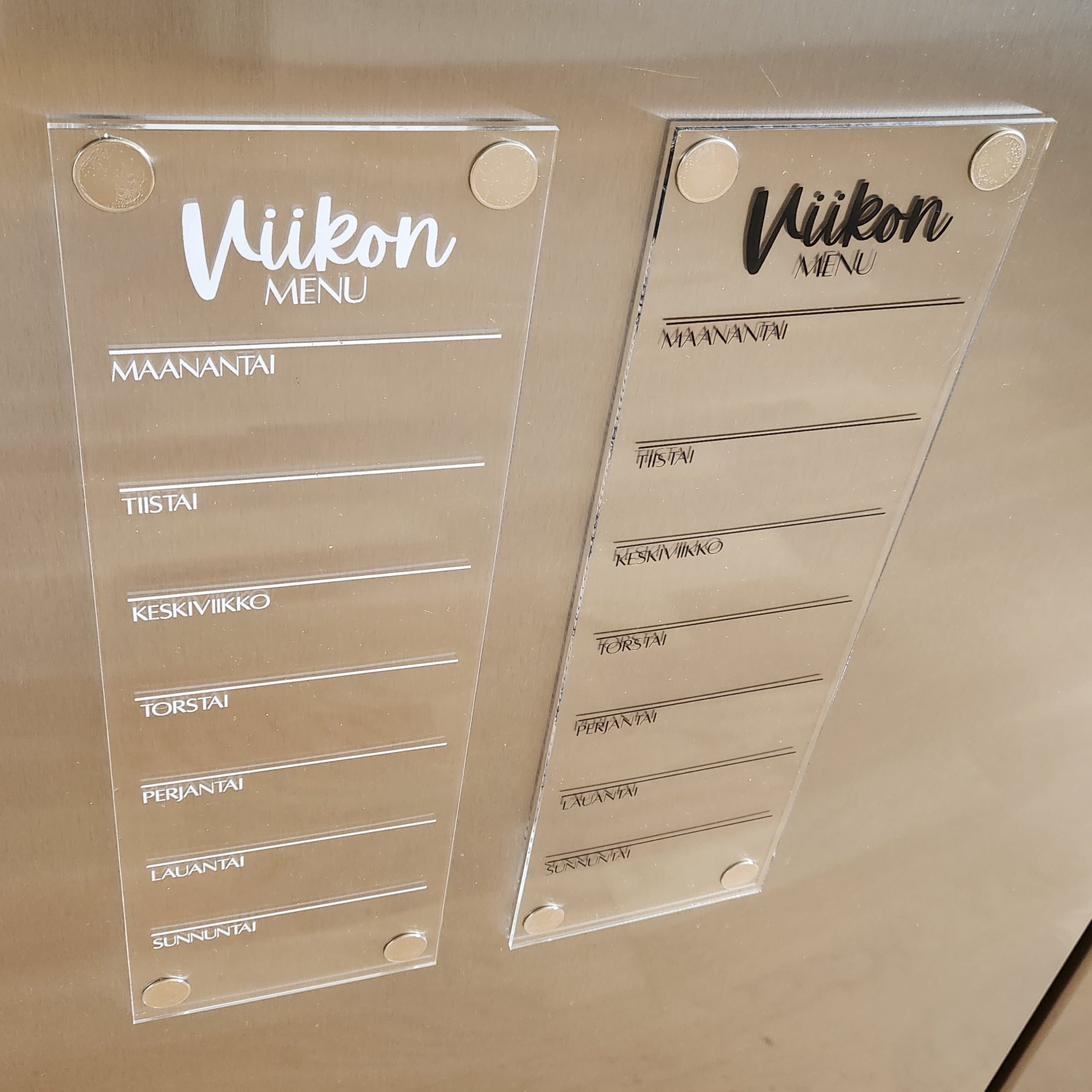 Menu jääkaapin oveen
