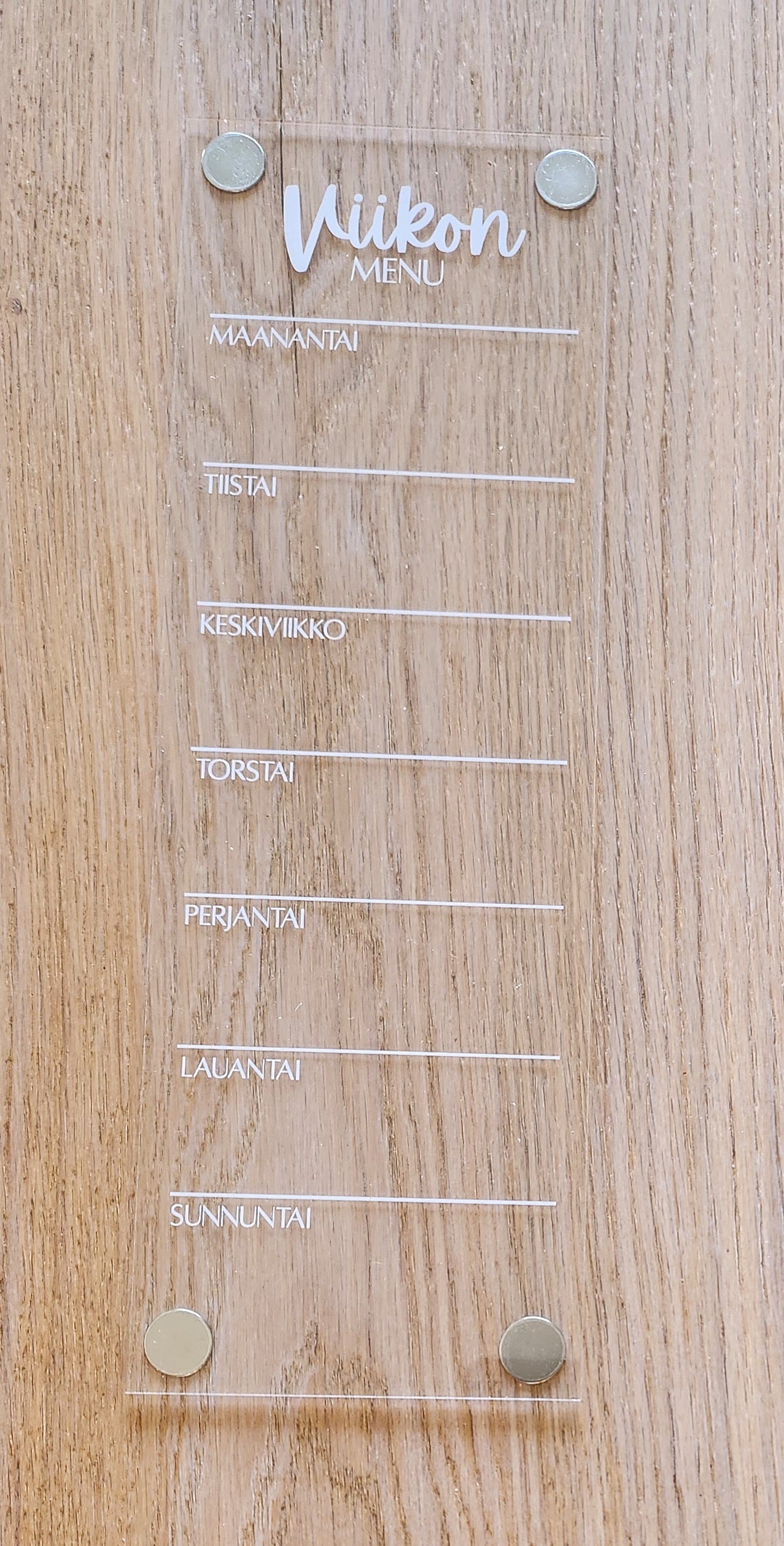Menu jääkaapin oveen
