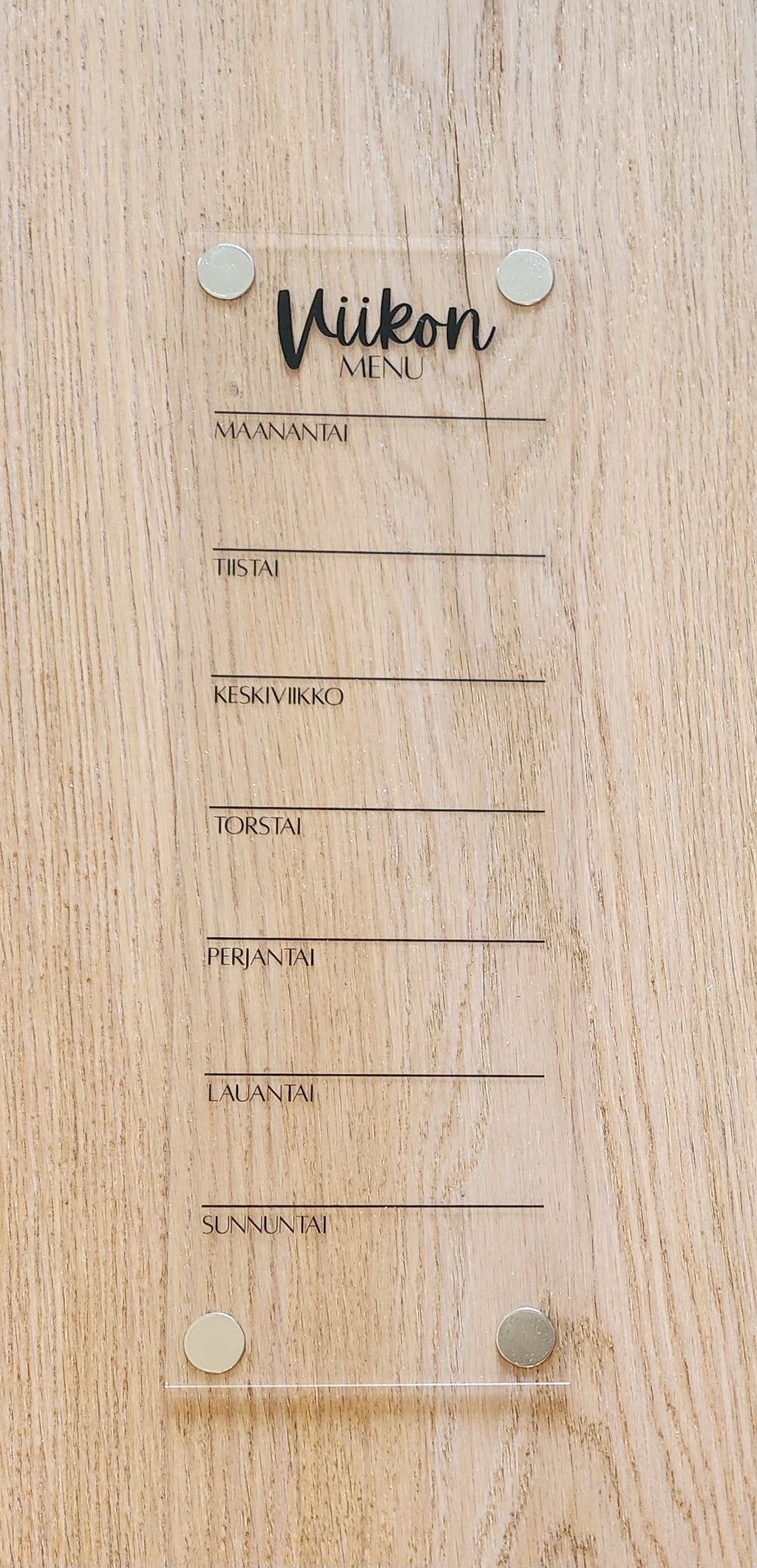 Menu jääkaapin oveen