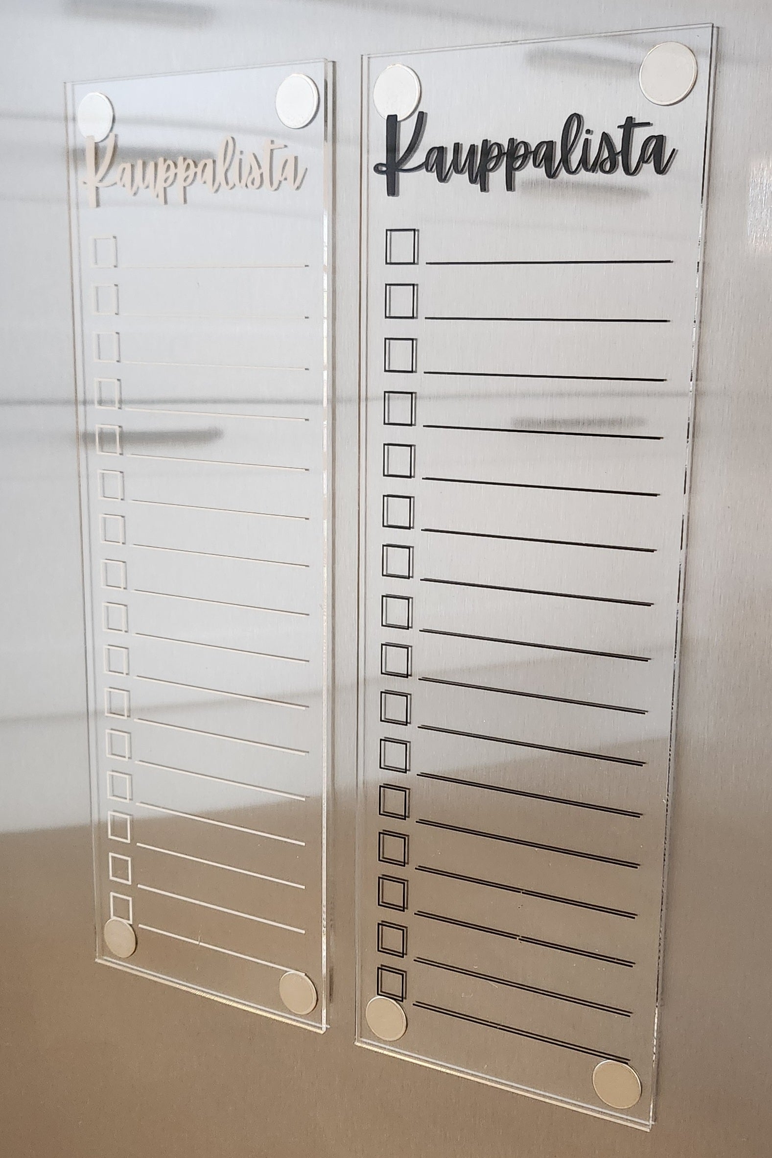Kauppalista jääkaapin oveen