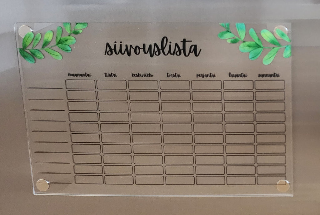 Siivouslista jääkaapin oveen