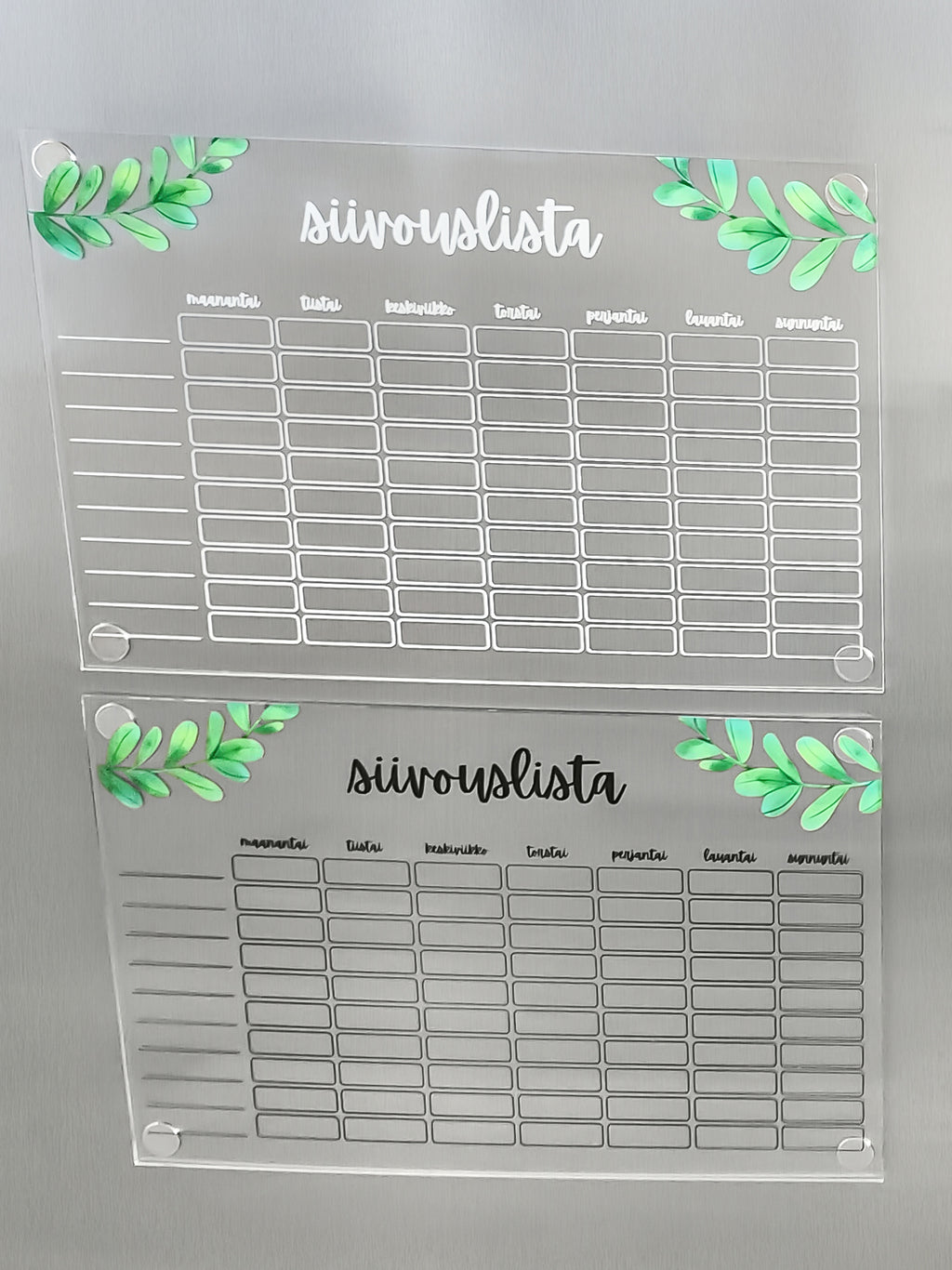 Siivouslista jääkaapin oveen